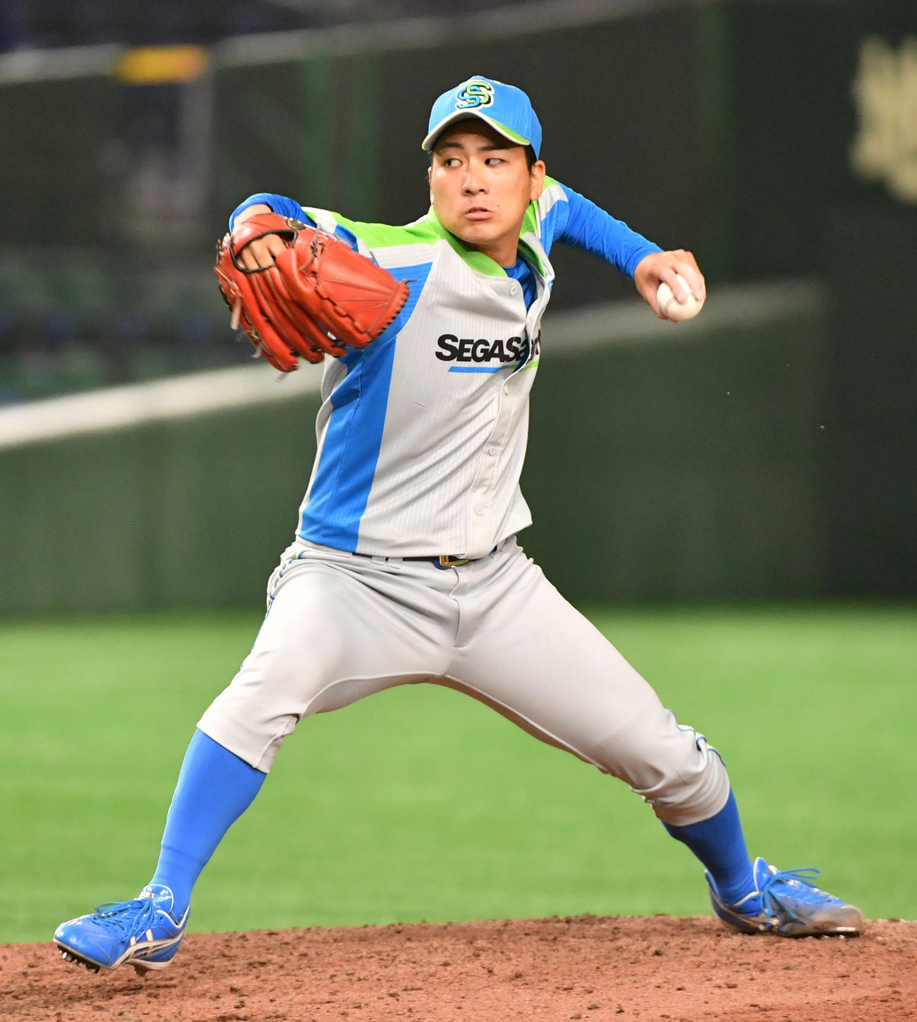 三菱自動車倉敷オーシャンズ対セガサミー　5回途中から登板したセガサミー・三宮（撮影・柴田隆二）