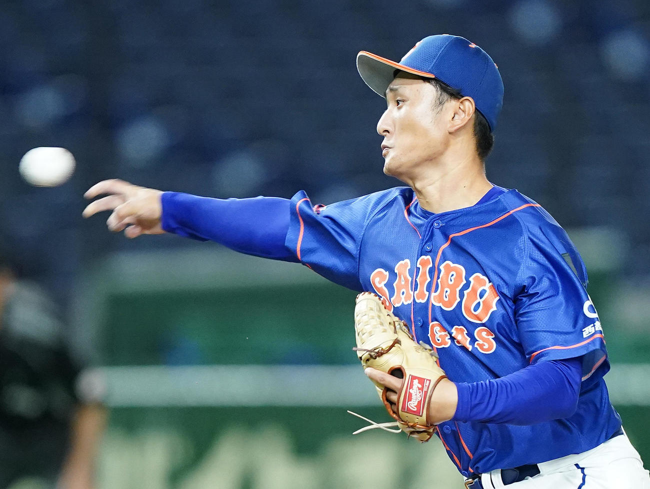 西部ガス対鷺宮製作所　先発し、力投する西部ガス・村田（撮影・菅敏）