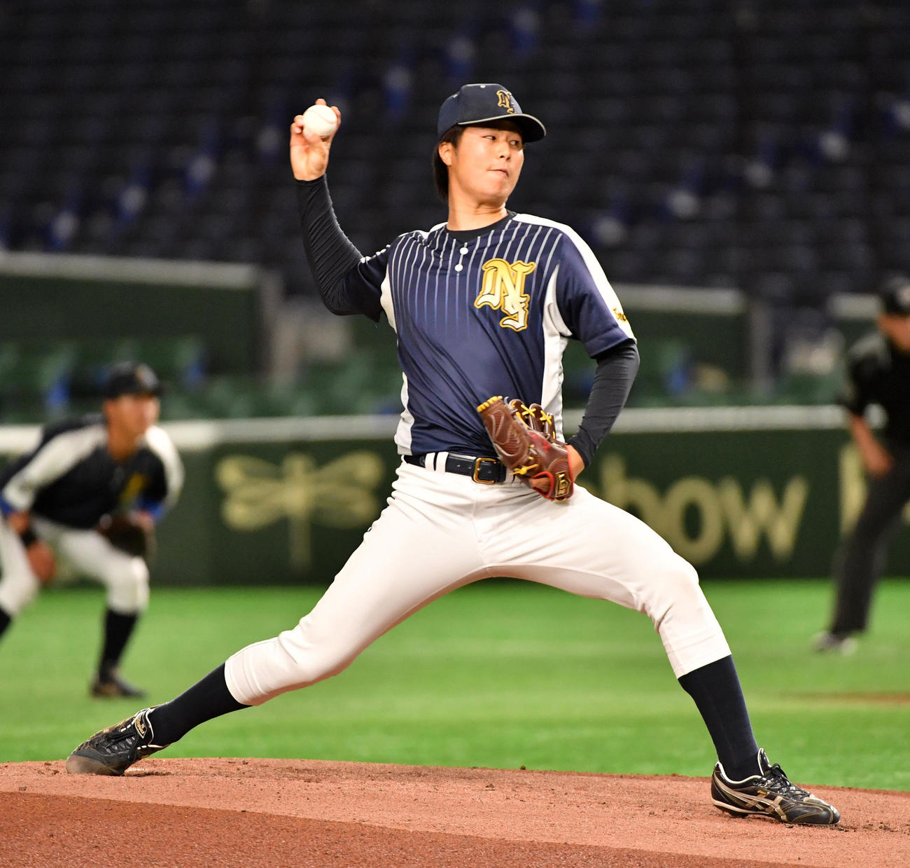 三菱重工広島対日本新薬　先発した日本新薬・岩本（撮影・柴田隆二）