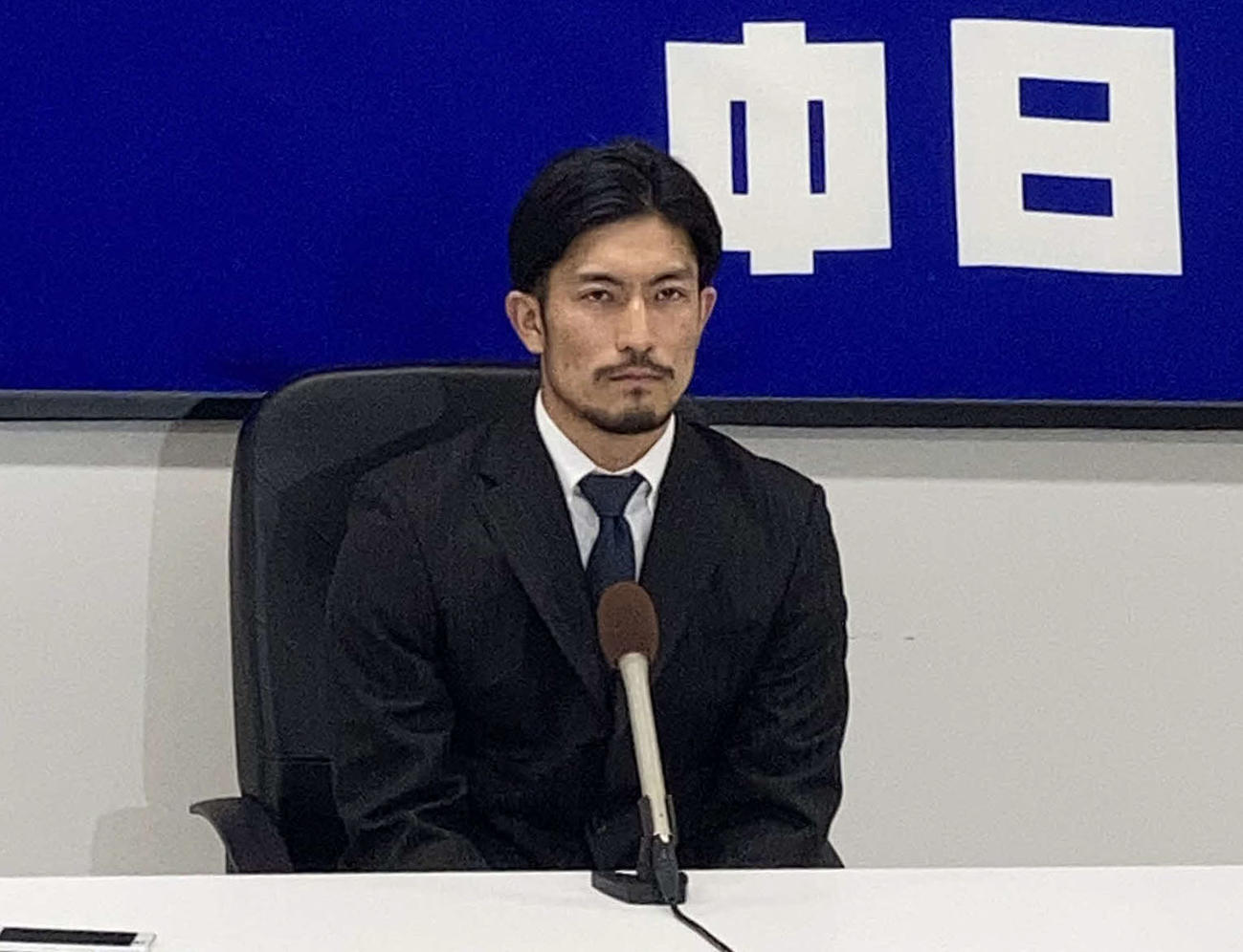倍増の7000万円で1発サインした中日祖父江（撮影・伊東大介）