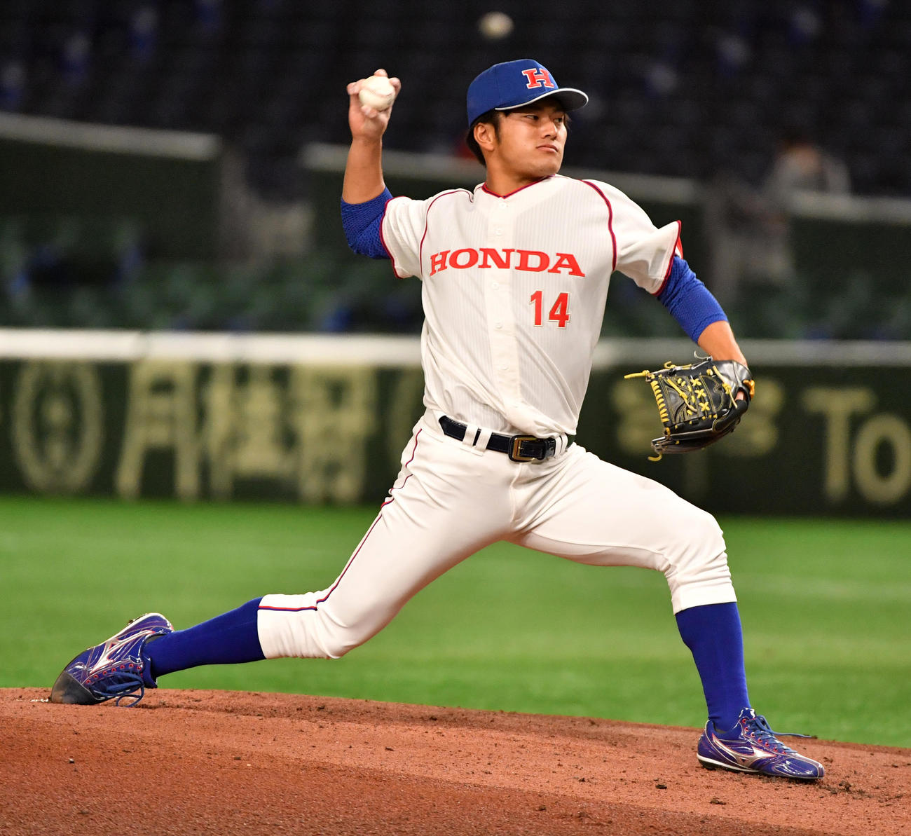 準々決勝ホンダ対西部ガス　先発したホンダ・朝山（撮影・柴田隆二）