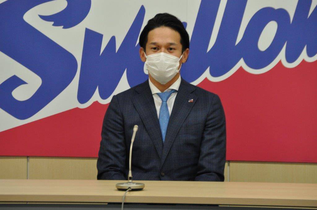 契約更改に臨んだヤクルト坂口（代表撮影）