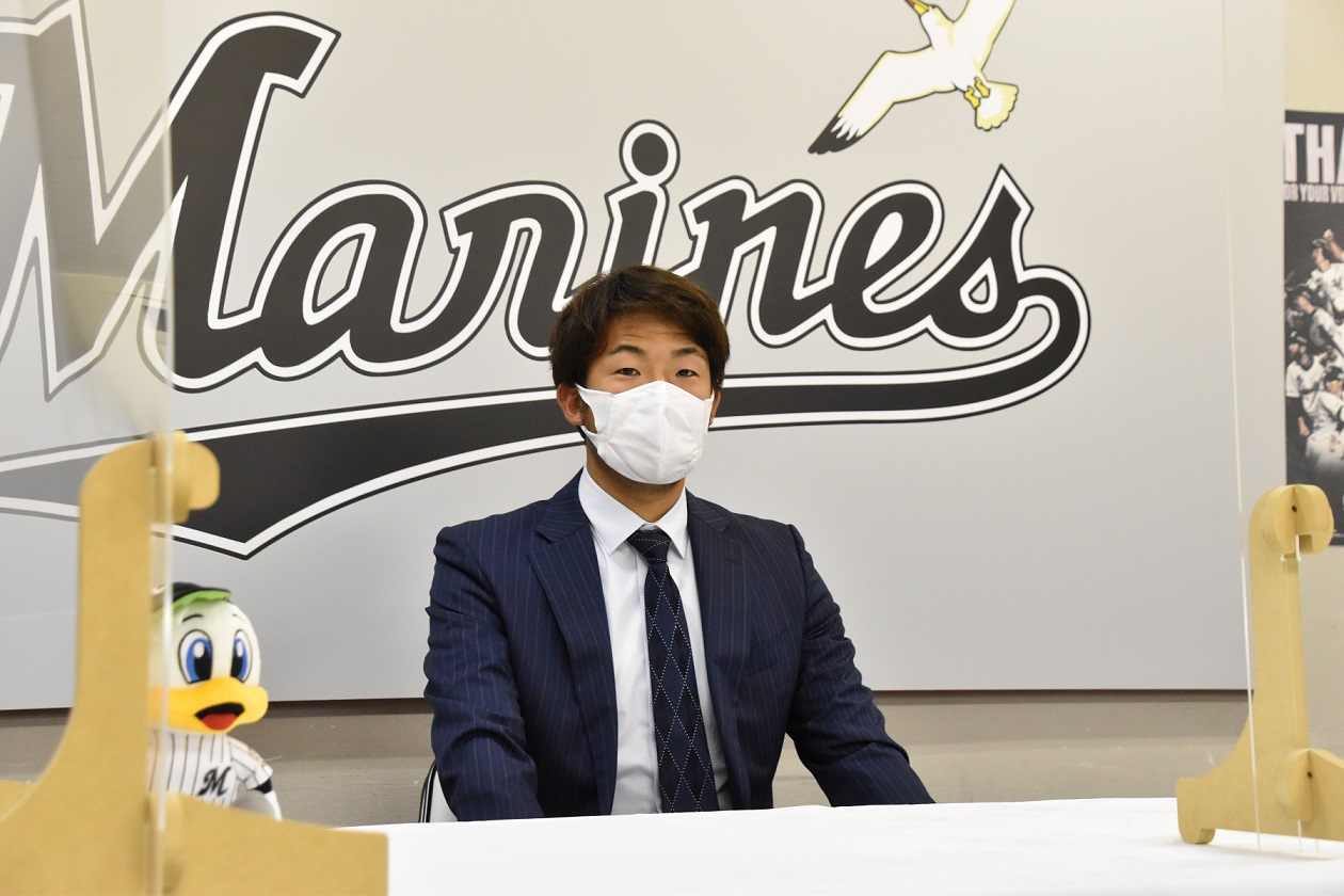 契約更改を終えたロッテ土肥星也（代表撮影）