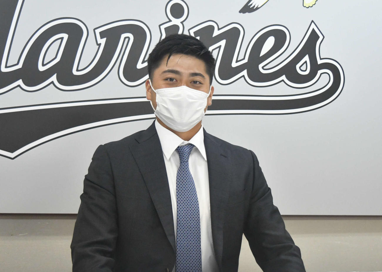 契約更改を終えたロッテ植田将太（代表撮影）