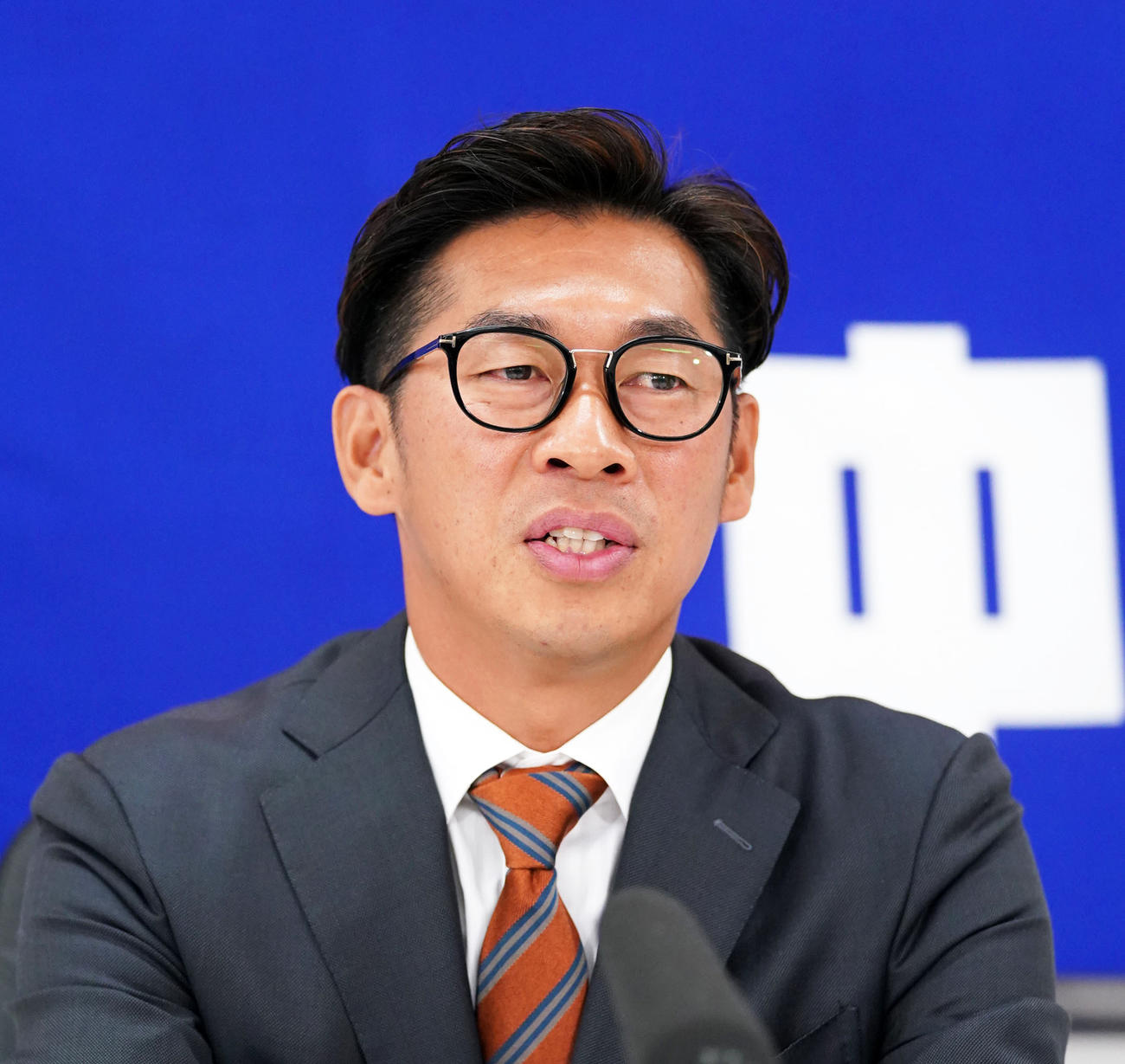 契約更改を終え会見する中日山井大介（撮影・森本幸一）