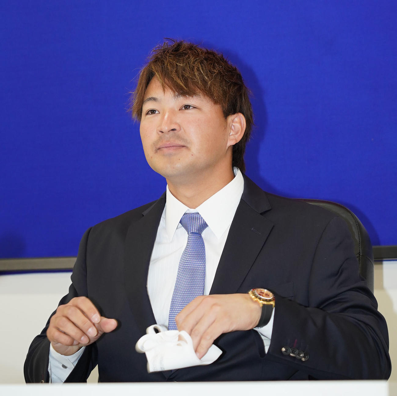 契約更改を終え会見する田島（撮影・森本幸一）