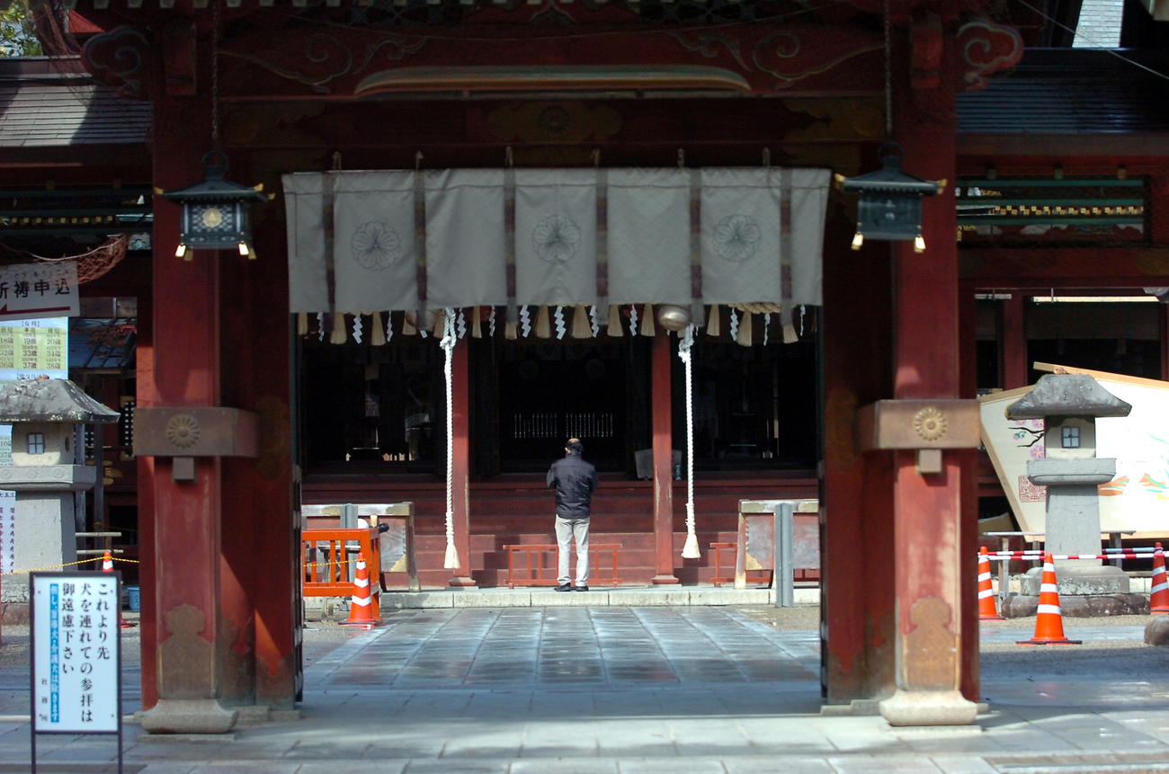 宮城県にある塩釜神社（2011年3月16日）