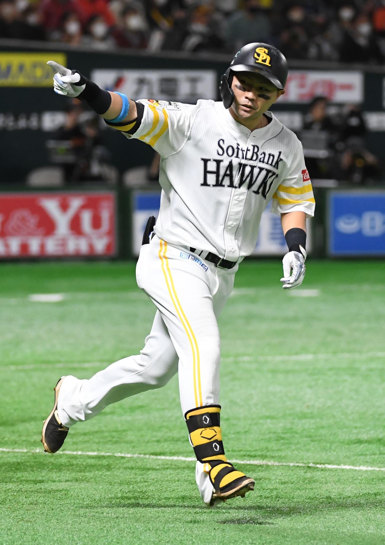 ソフトバンク中村晃（2020年11月24日撮影）