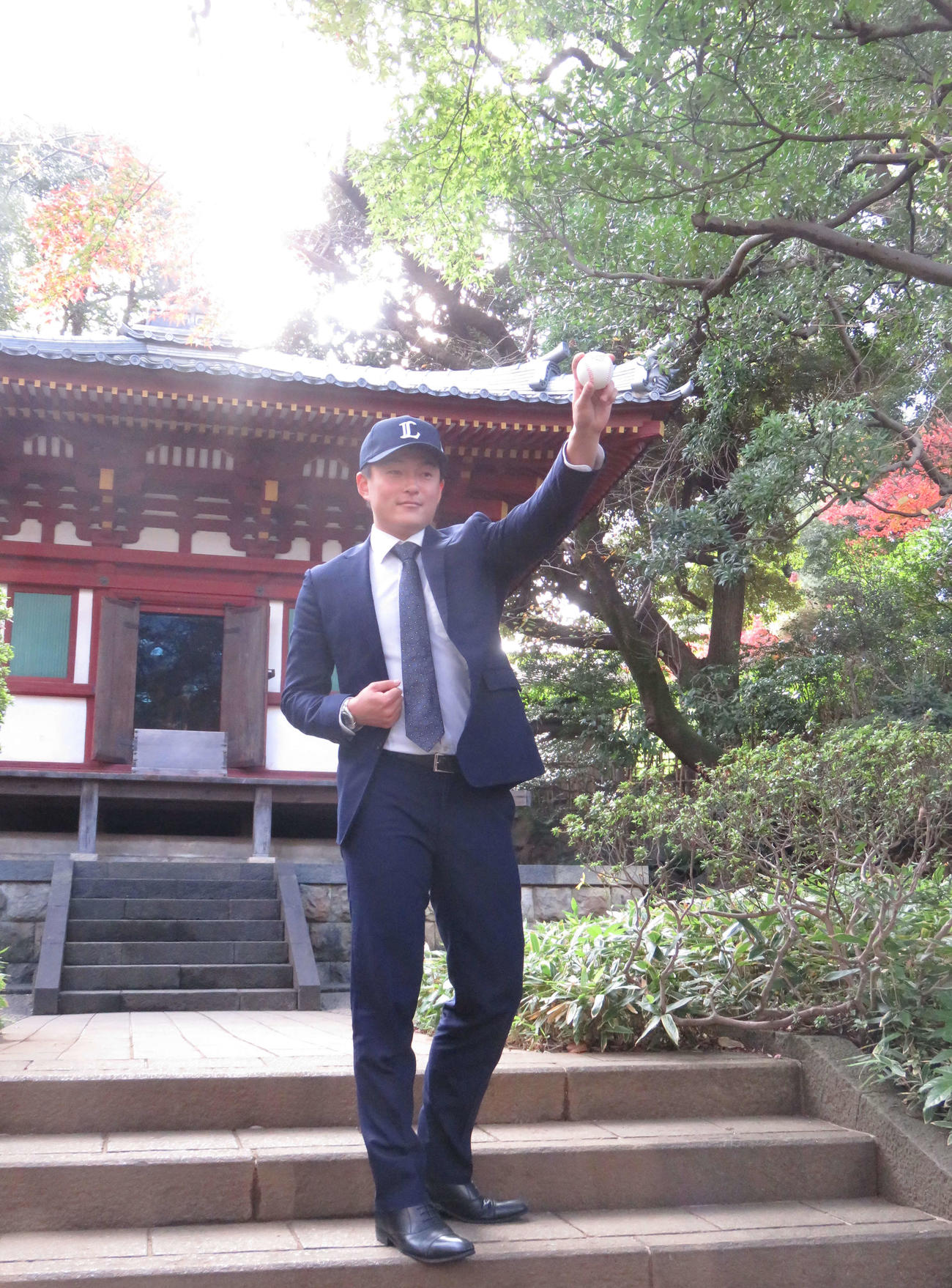 西武と契約合意したNTT東日本・佐々木（撮影・栗田成芳）