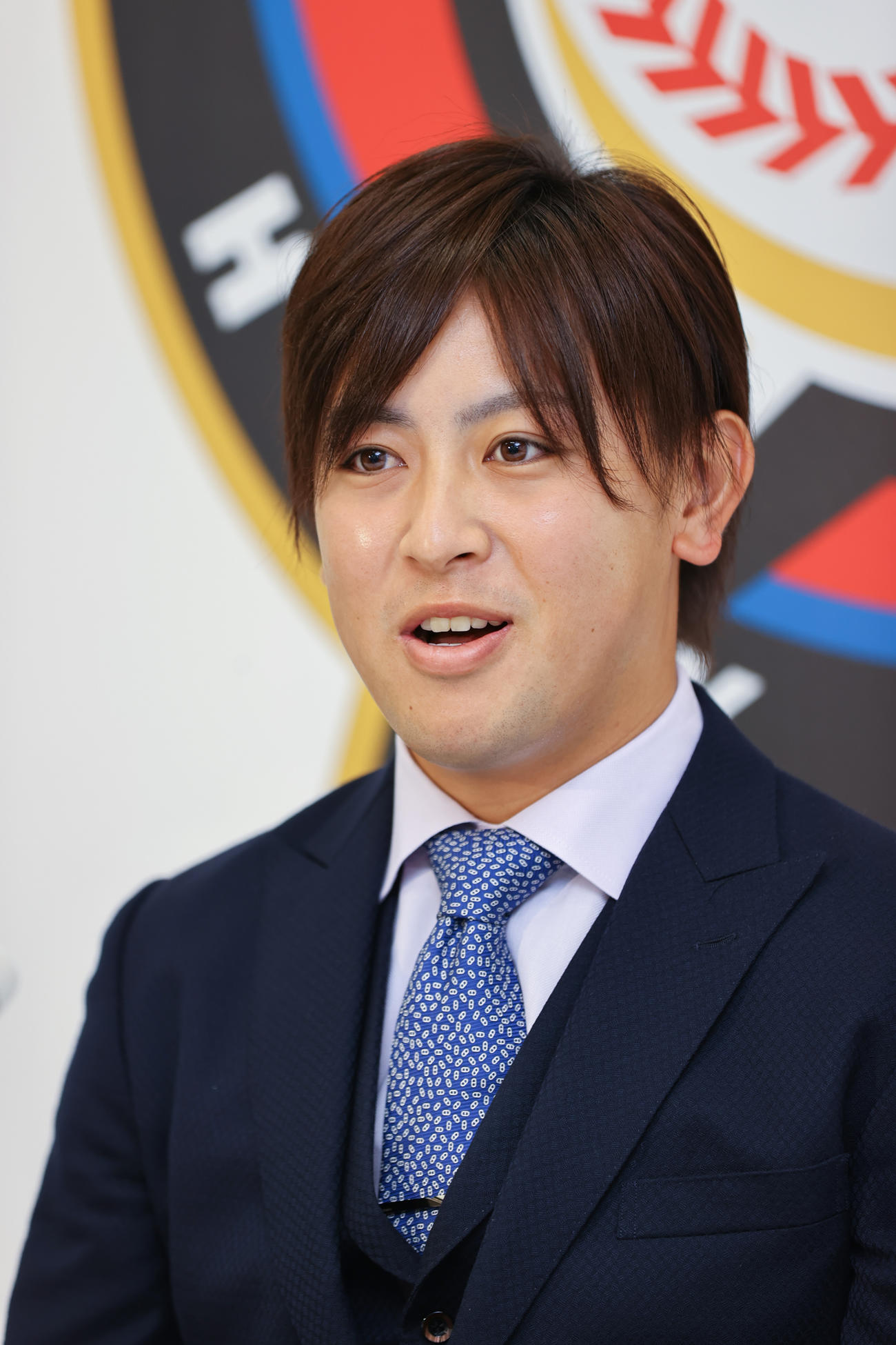 契約更改に臨んだ日本ハム河野（代表撮影）