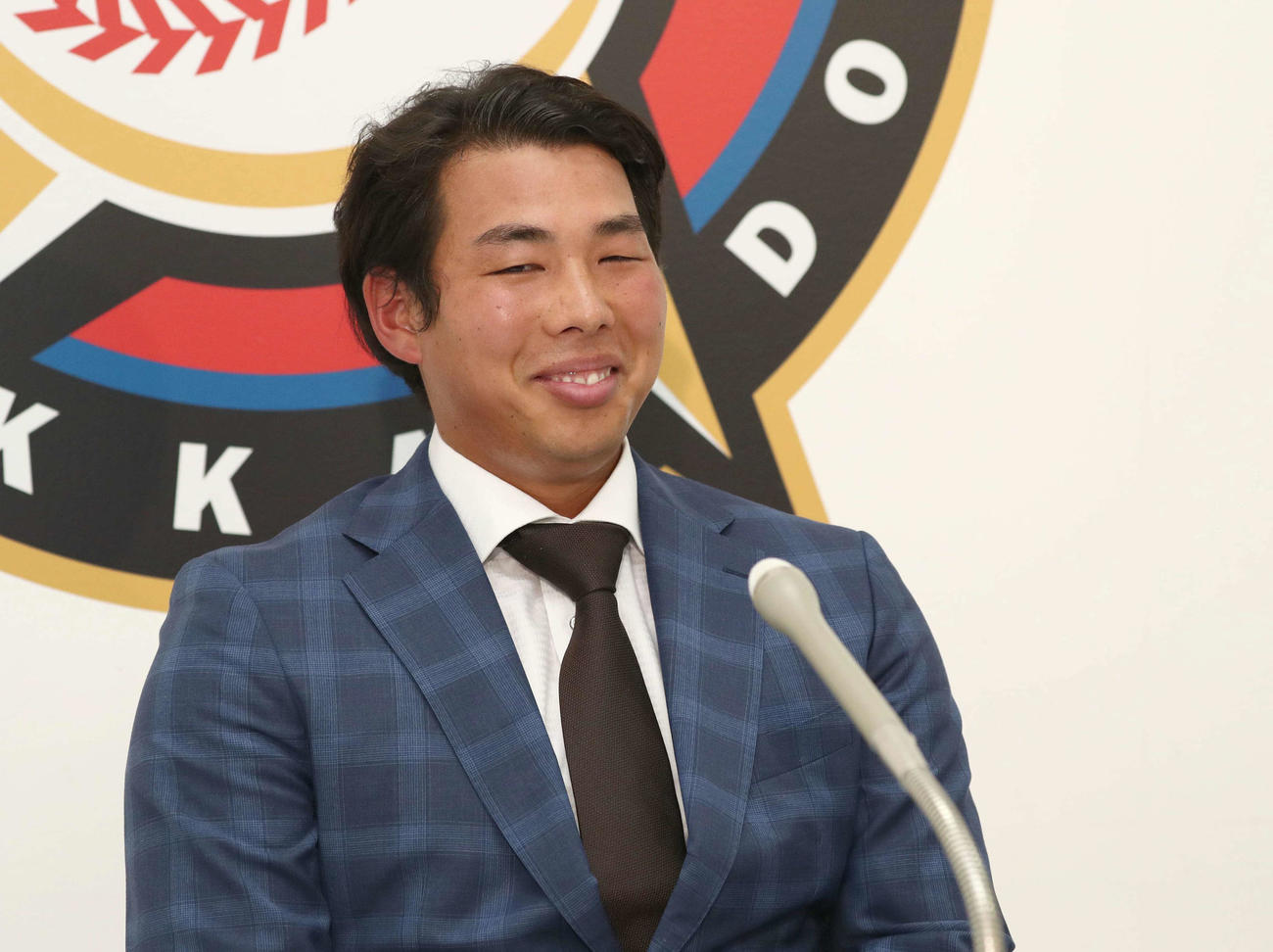 契約更改を終えて会見に臨む日本ハム樋口（代表撮影）