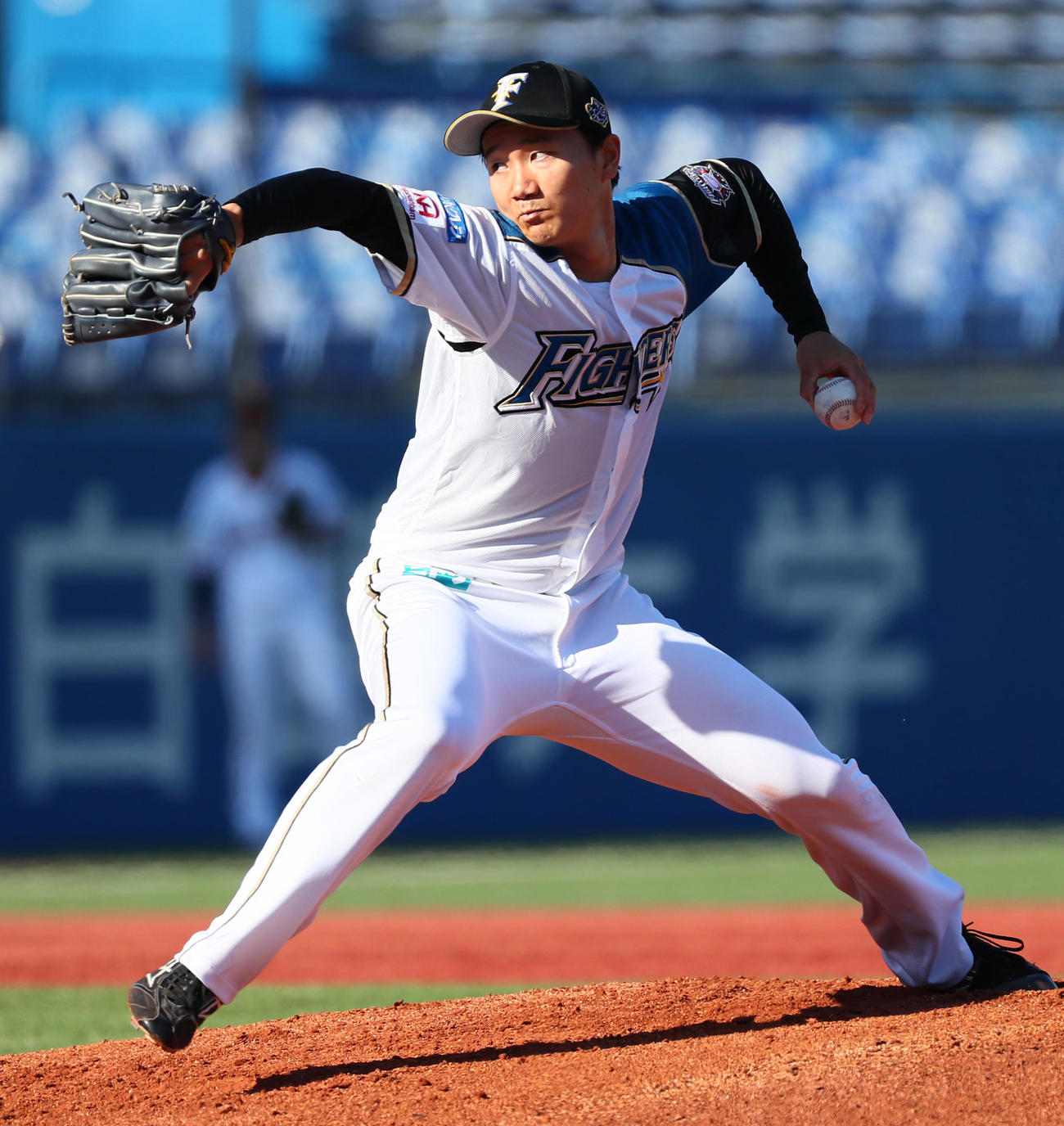 トライアウトで3者連続三振を奪う日本ハム宮台（撮影・足立雅史）