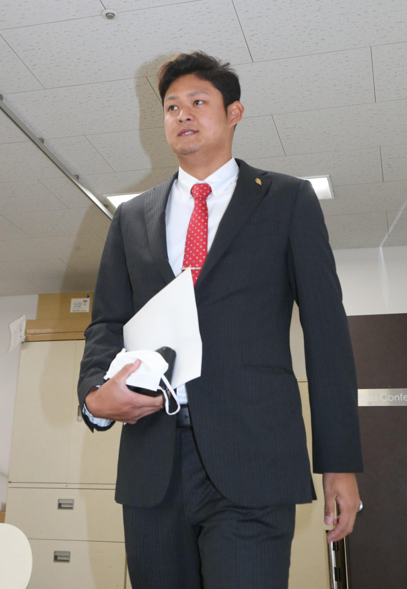 ダウン提示で契約更改を終えた椎野新（撮影・梅根麻紀）