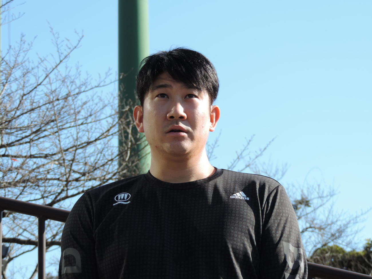 ポスティングシステムを申請し、囲み取材に応じる巨人菅野（代表撮影）