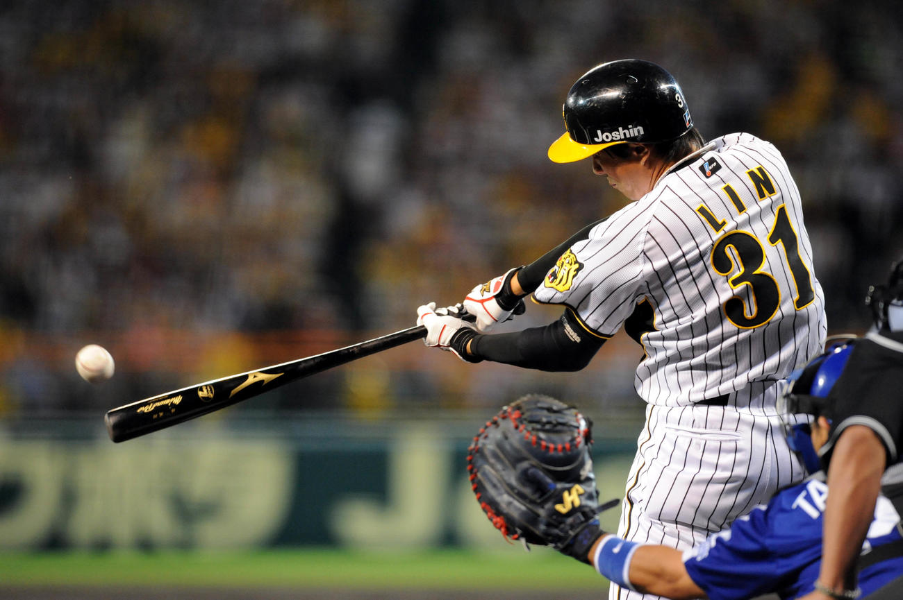09年9月9日、中日戦で3点適時三塁打を放つ阪神林威助