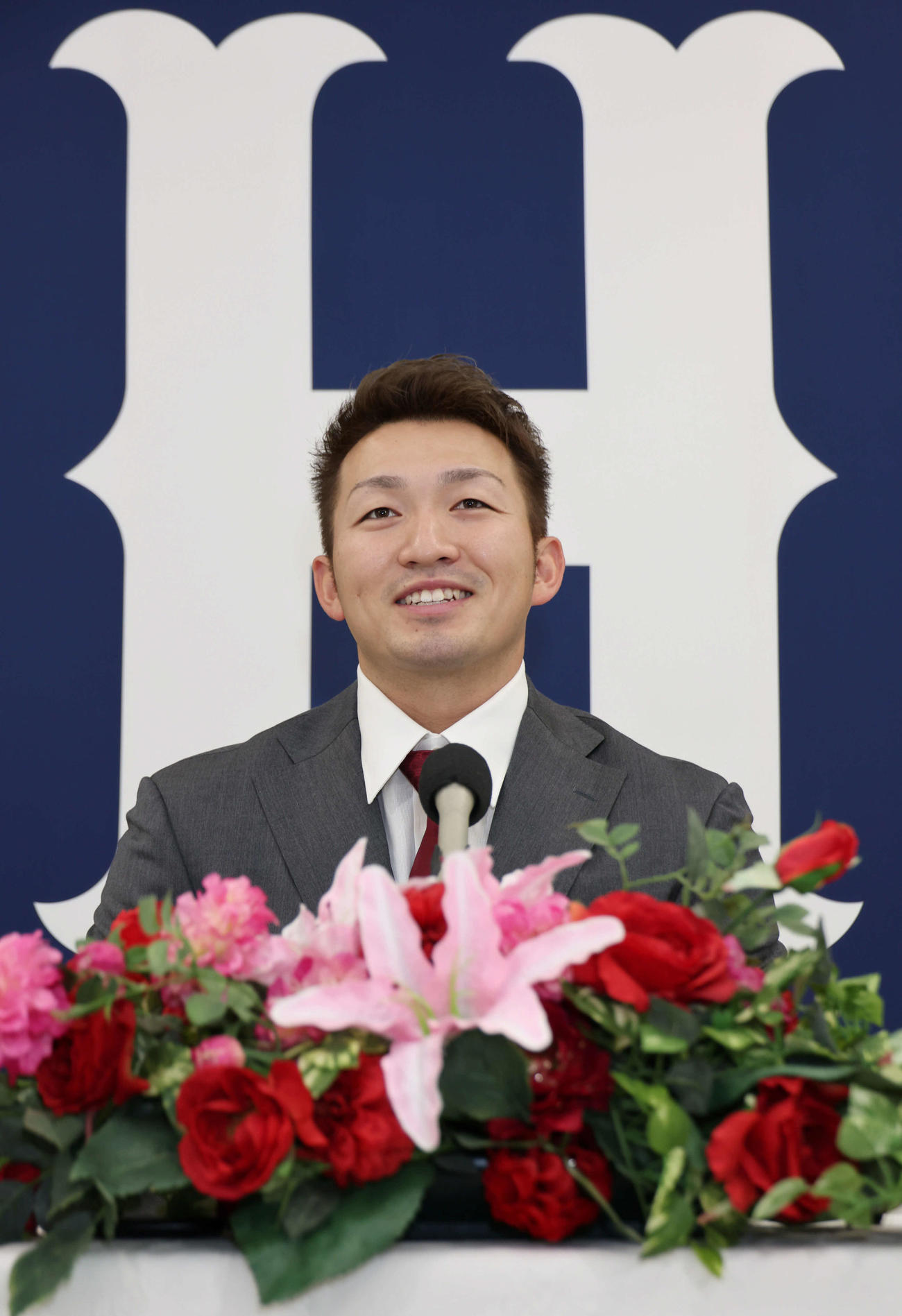 契約更改した鈴木誠（撮影・加藤孝規）