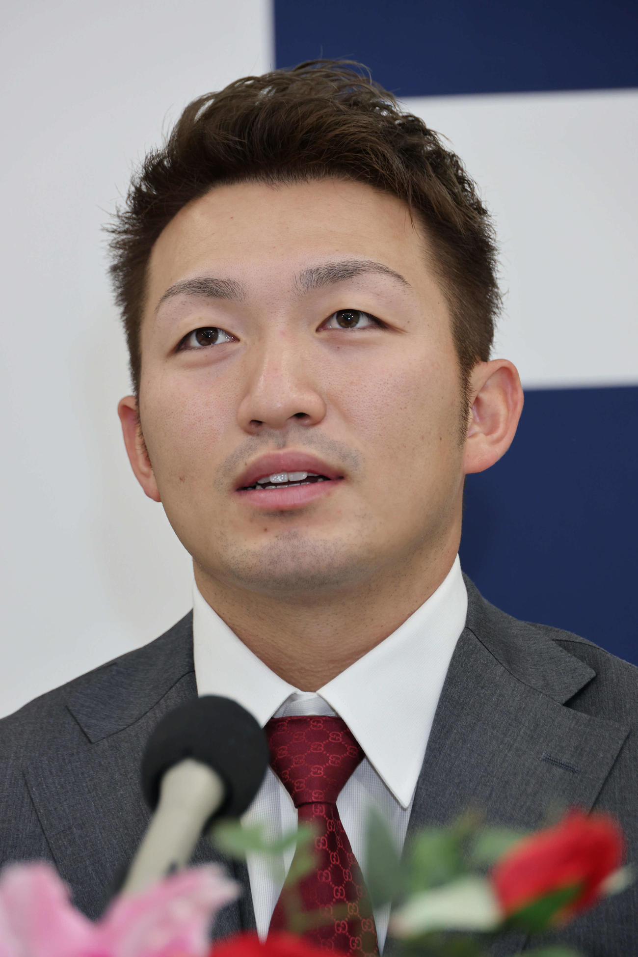 プロ野球広島　契約更改した鈴木誠（撮影・加藤孝規）