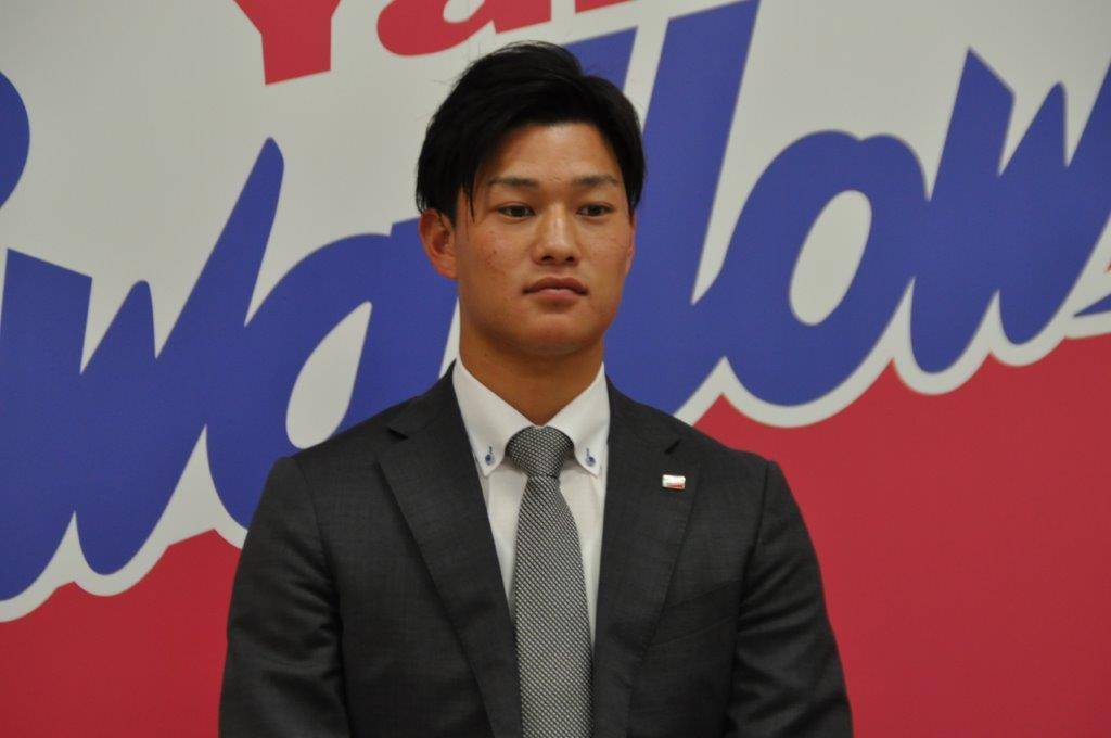 契約更改に臨んだヤクルト高橋（代表撮影）
