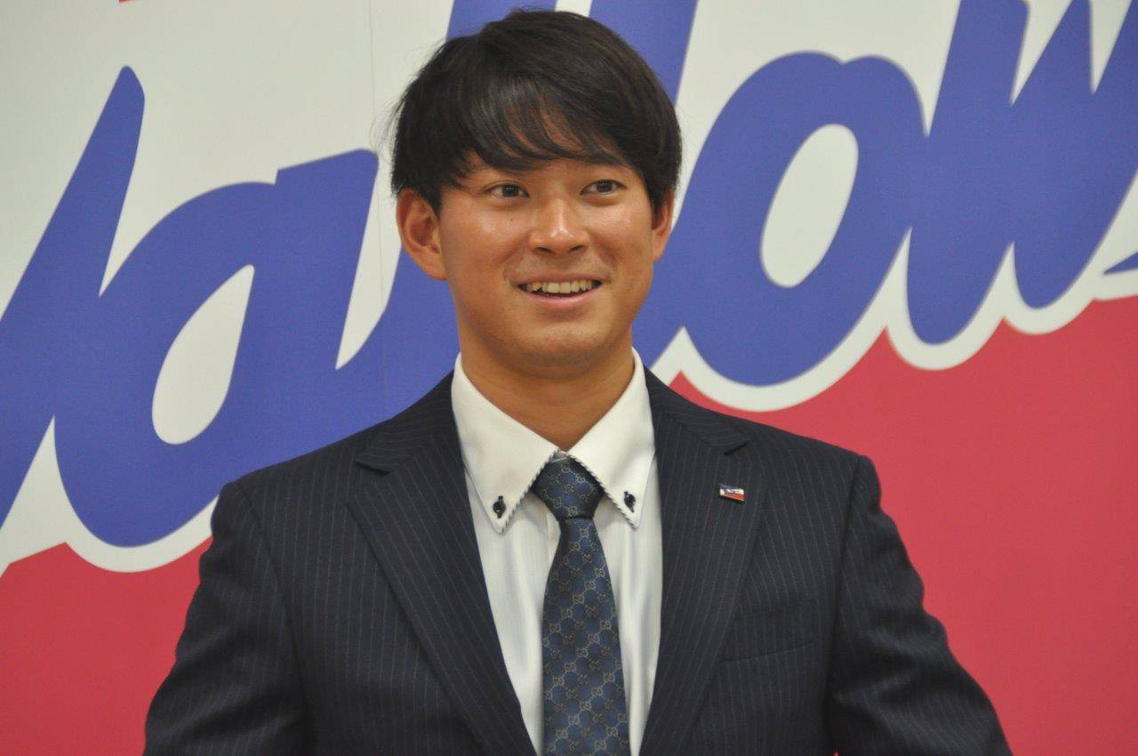 契約更改に臨んだヤクルト吉田大喜（代表撮影）