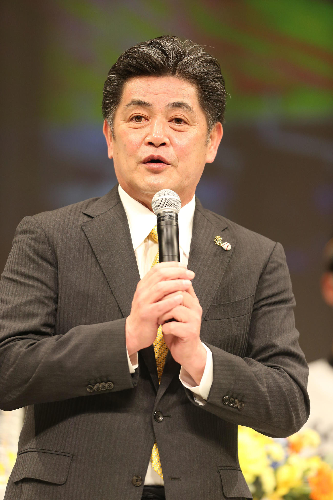 新入団会見で選手の激励とスカウト、スタッフへのお礼を述べる工藤公康監督（撮影・梅根麻紀）