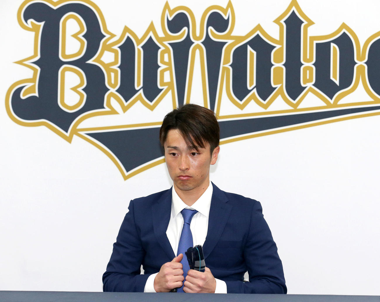 球団提示額を保留し、会見する福田（撮影・上山淳一）