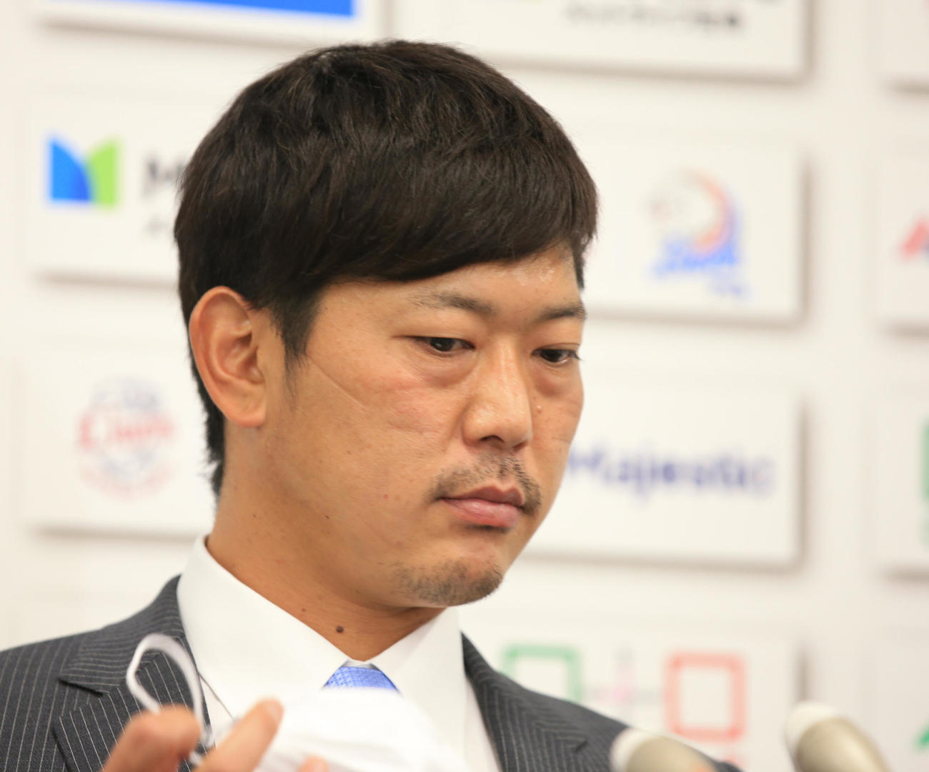 会見する西武内海（代表撮影）