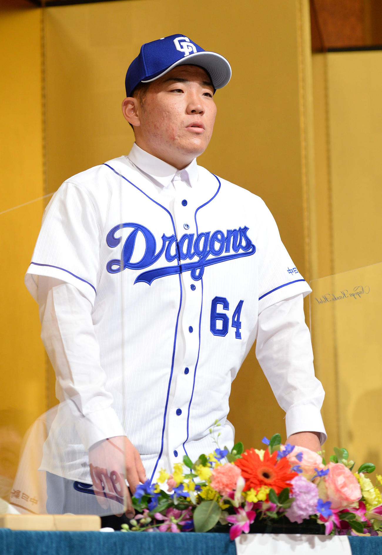 2021年度中日ドラゴンズ新入団発表の冒頭であいさつをするD4巡目の福島章太（撮影・森本幸一）