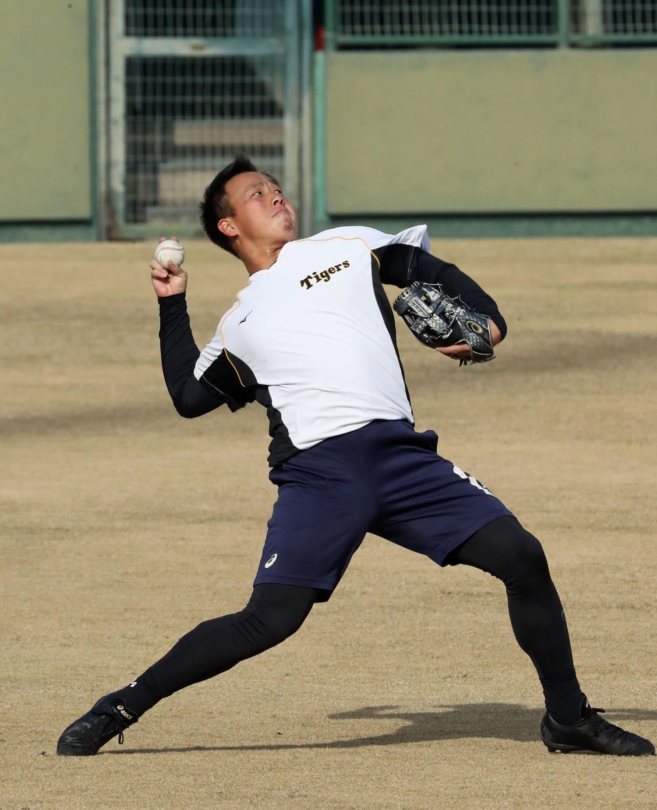 キャッチボールする谷川昌希（代表撮影）