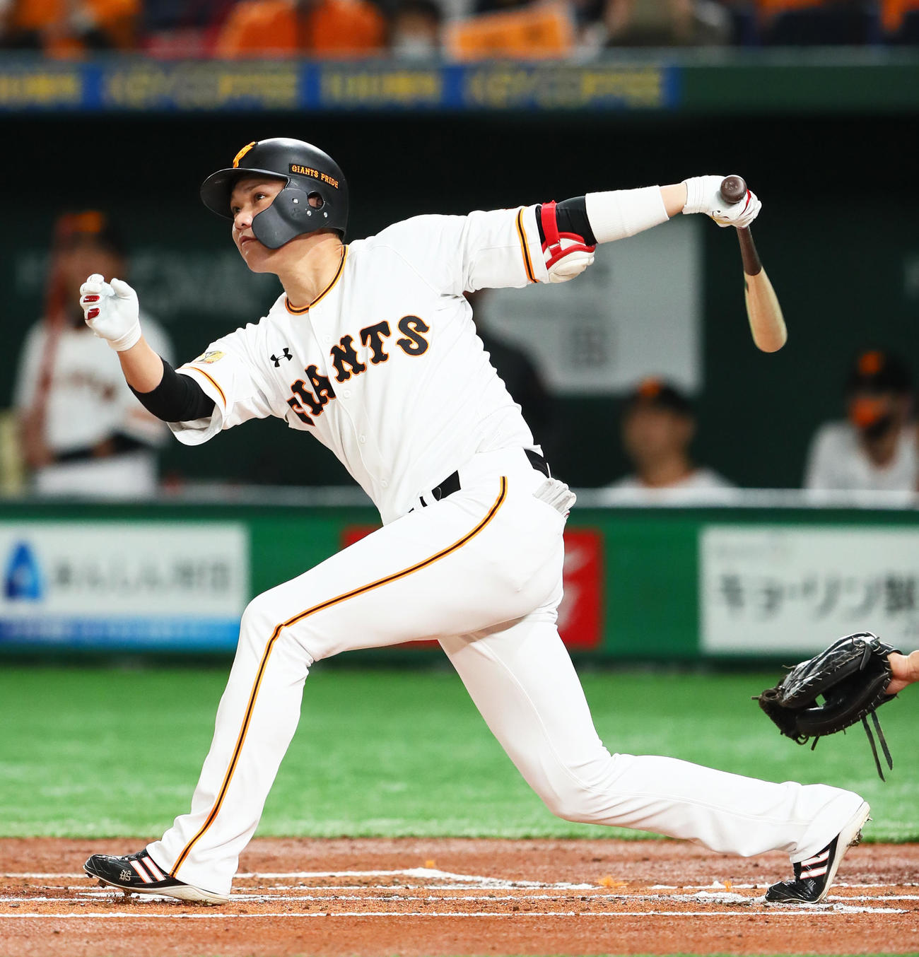 左越え二塁打を放ち通算2000安打を達成した坂本（2020年11月8日撮影）