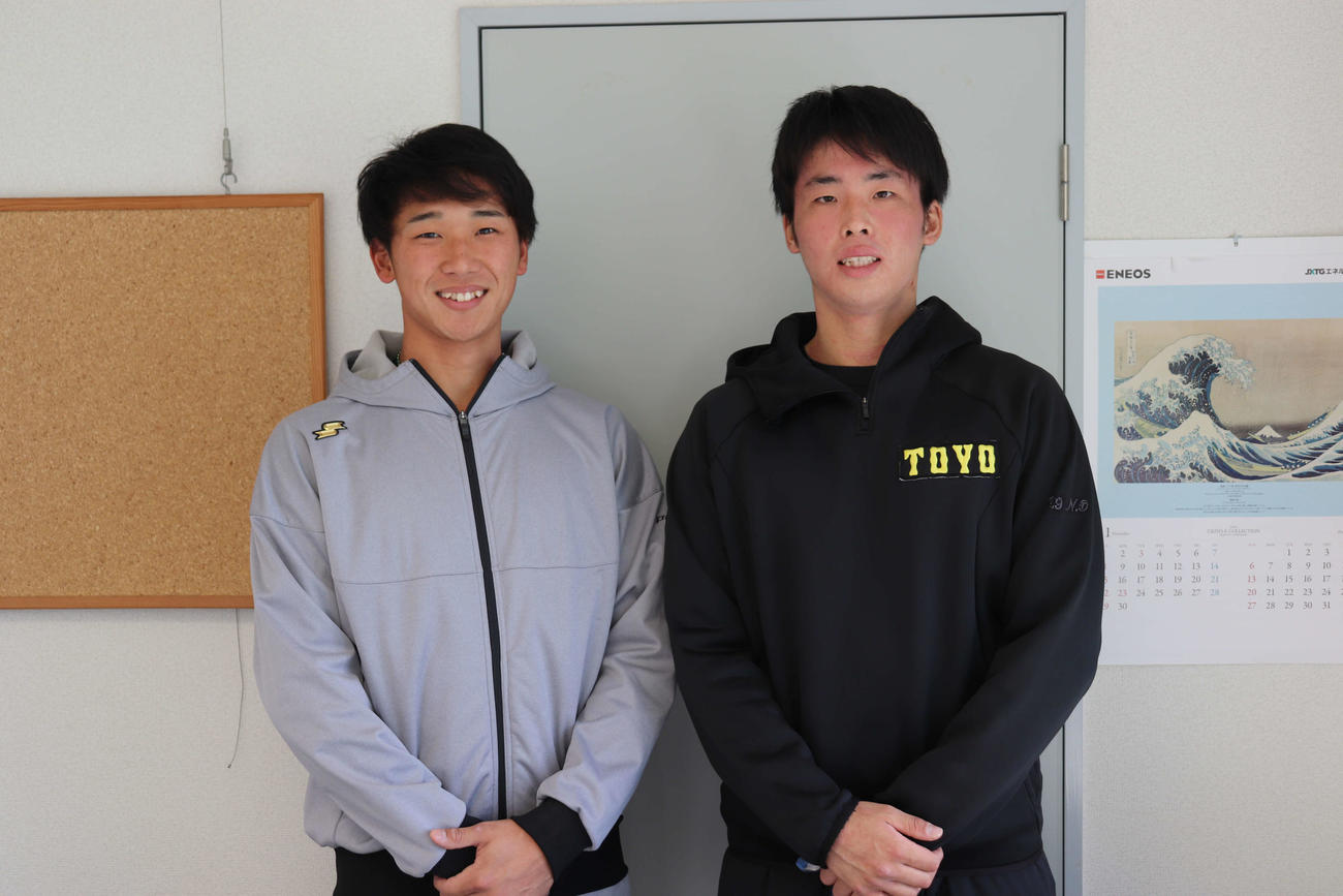 （写真左から）来年、打撃の中心として期待の木村翔大とエース候補の松沢海渡（撮影・保坂淑子）