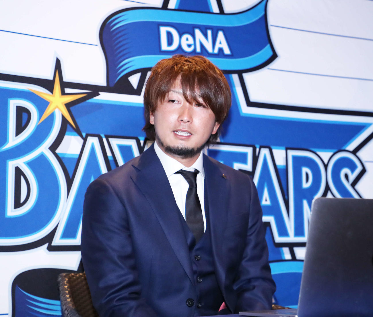 契約更改交渉を終え会見に応じるDeNA三嶋（代表撮影）
