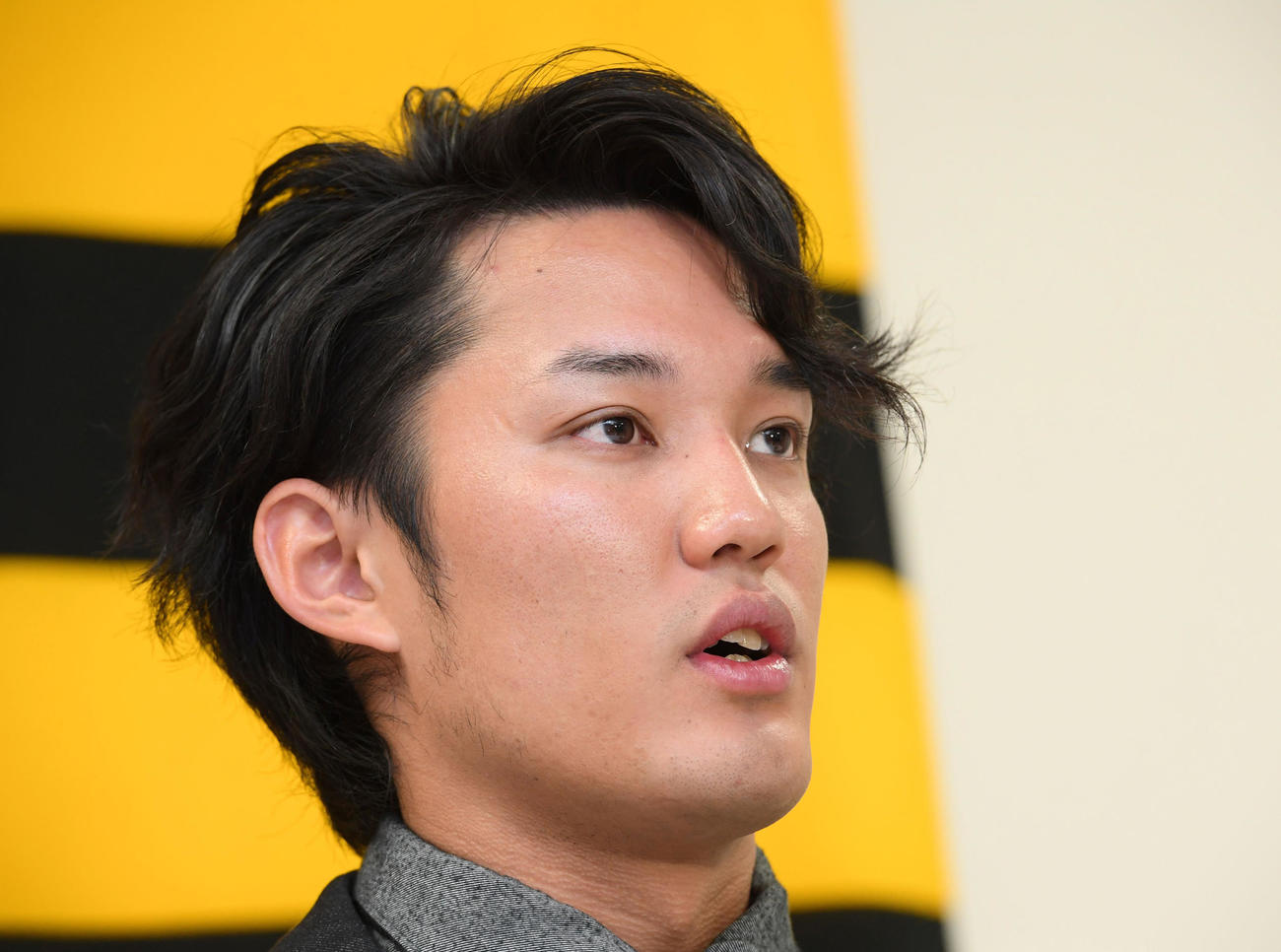 契約更改を終え会見する藤浪（代表撮影）