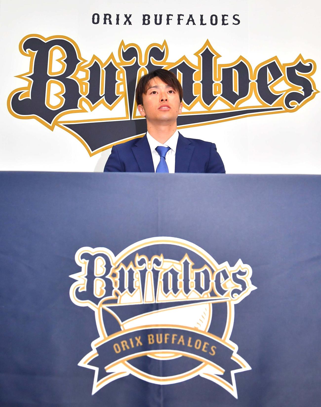 契約更改交渉を終え取材に応じるオリックス福田周平（撮影・上田博志）