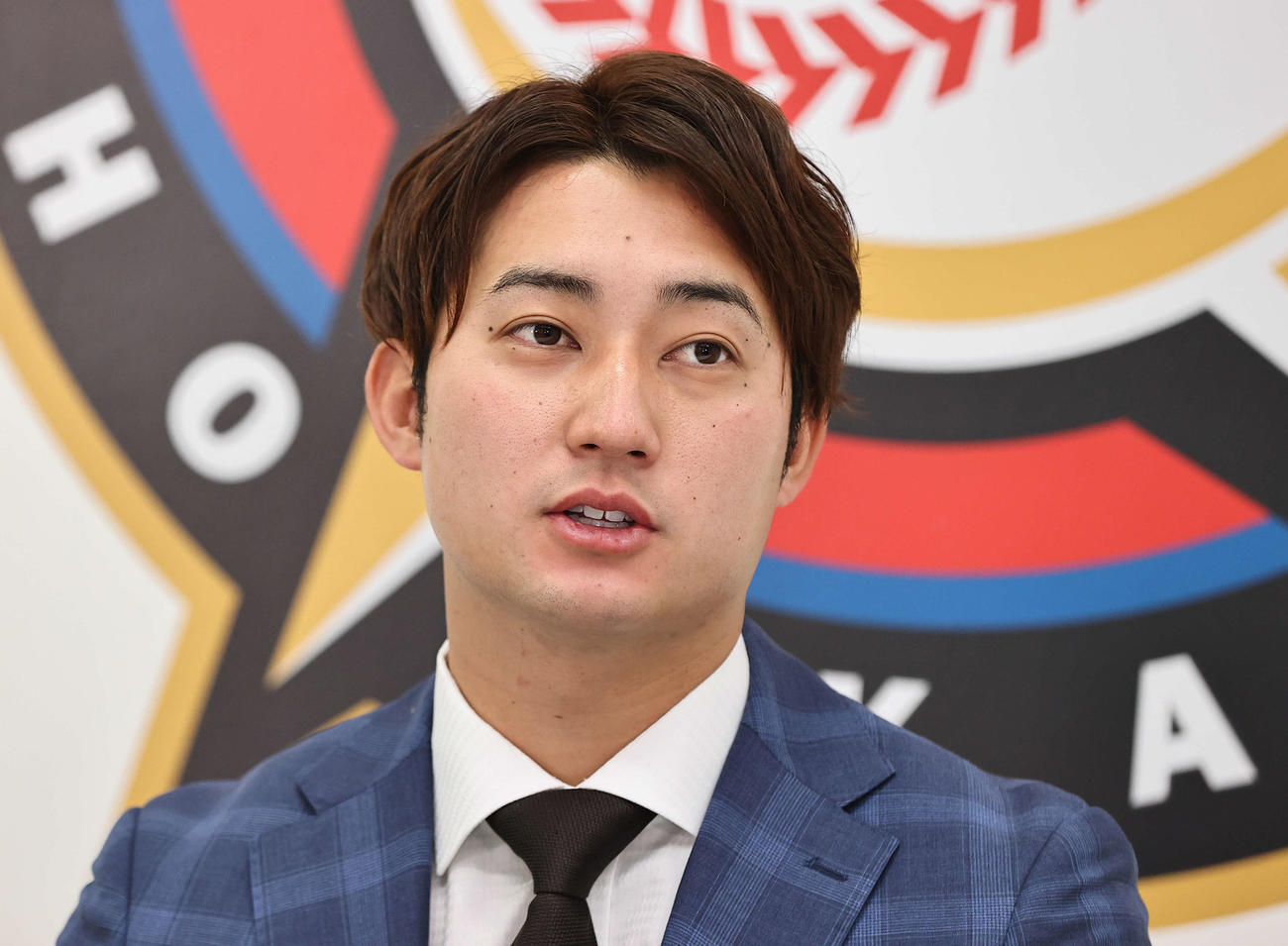 契約更改に臨んだ日本ハム浅間（代表撮影）