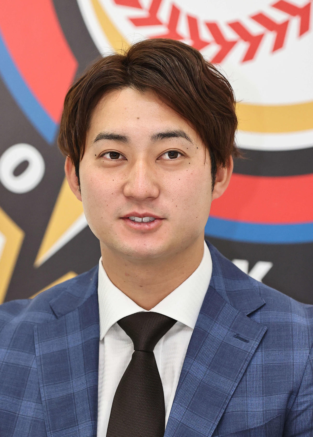 契約更改を終えて笑みを見せる日本ハム浅間（代表撮影）