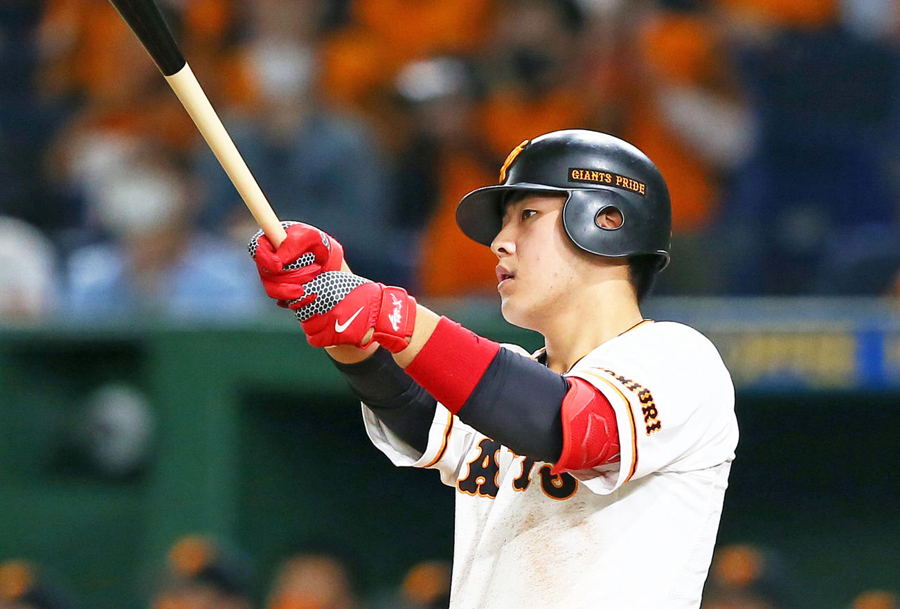 巨人岡本和真（2020年11月7日撮影）