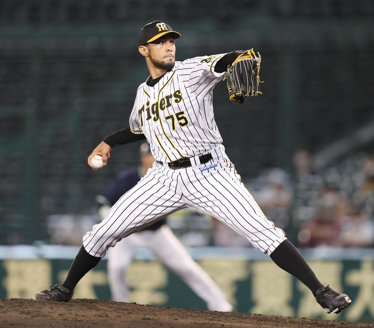 阪神対ヤクルト4回戦　阪神4番手で登板し、試合を締めたロベルト・スアレス（2020年7月14日撮影）