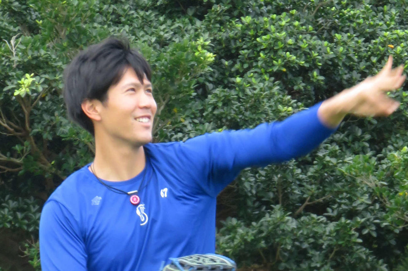 DeNA古村（19年2月12日撮影）