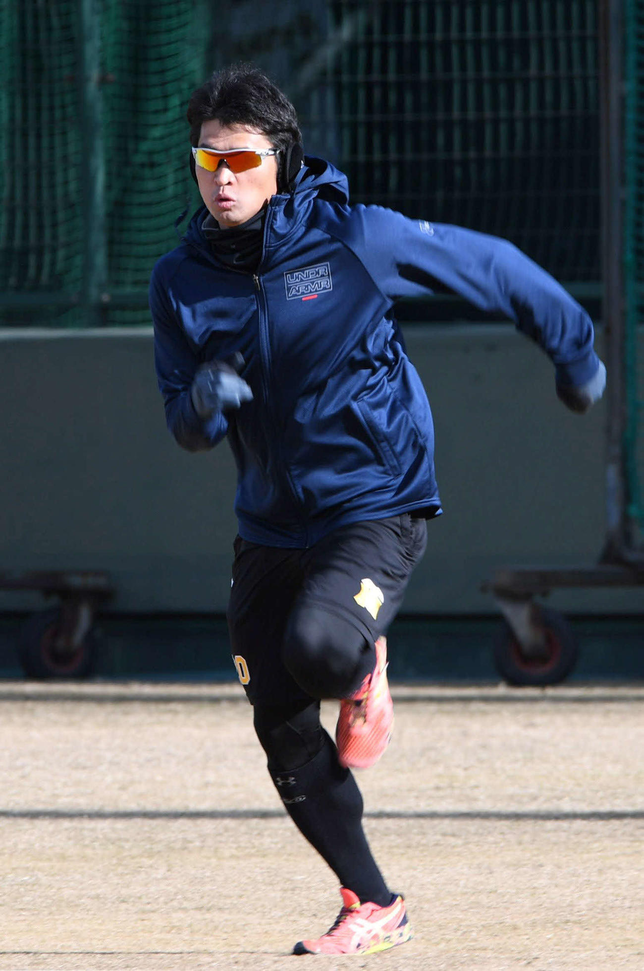 鳴尾浜でダッシュする中田（代表撮影）