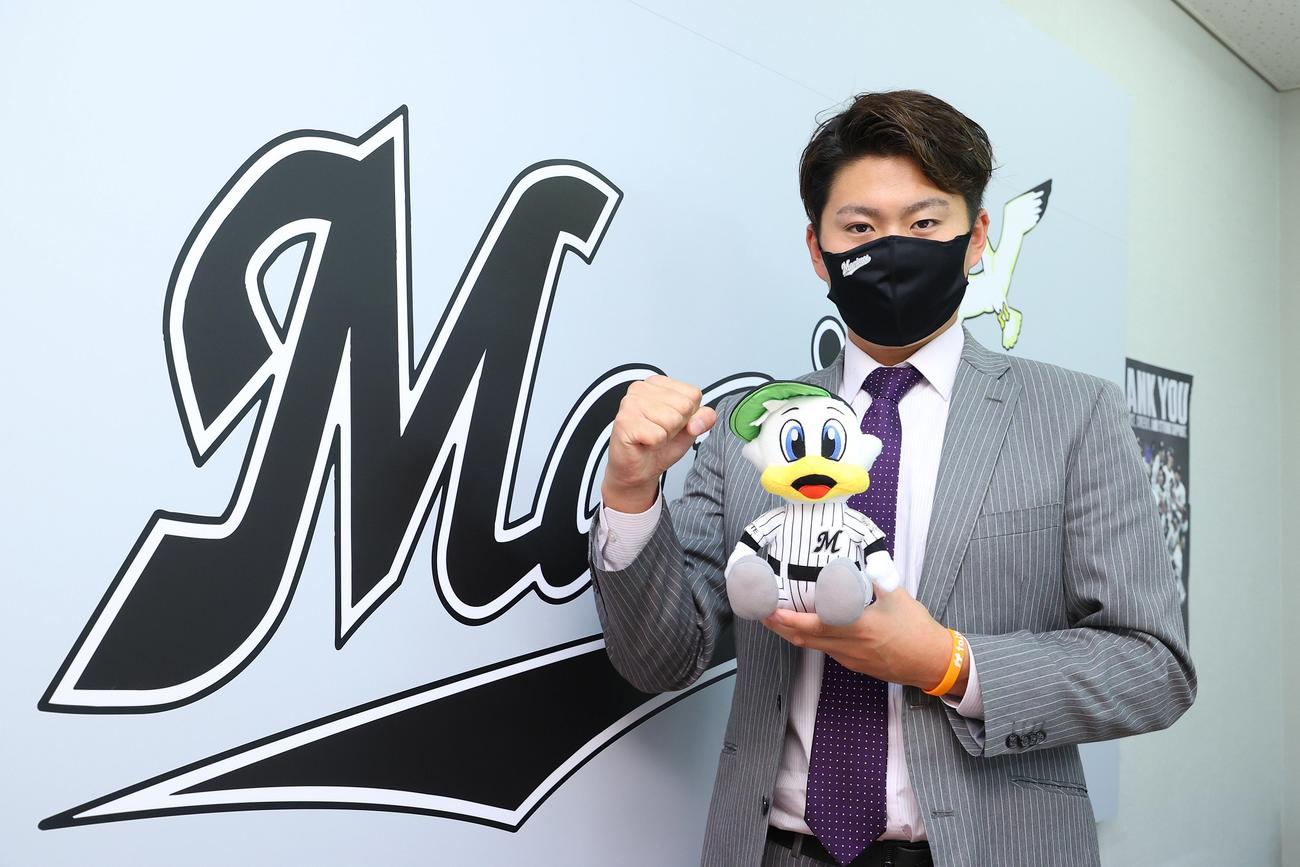 契約更改を終えたロッテ原（代表撮影）