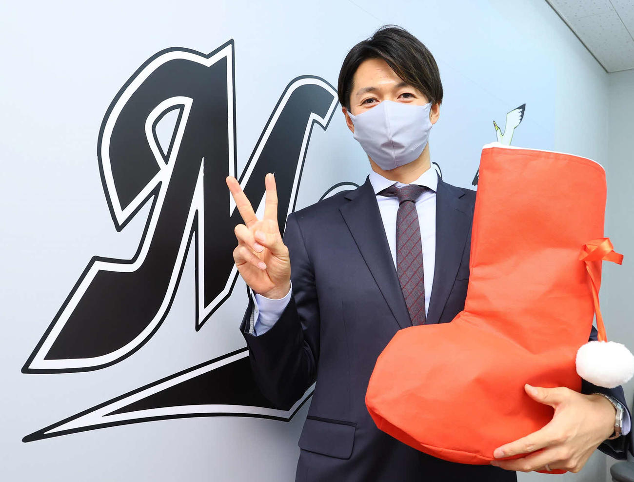 契約更改を終えたロッテ唐川（代表撮影）