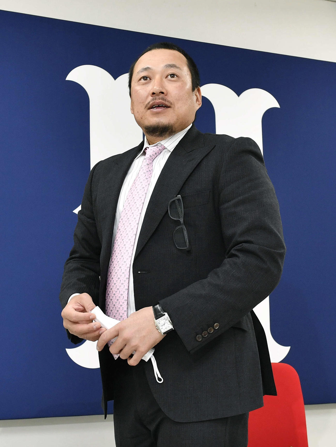 契約更改した松山竜平は会場をあとにする
