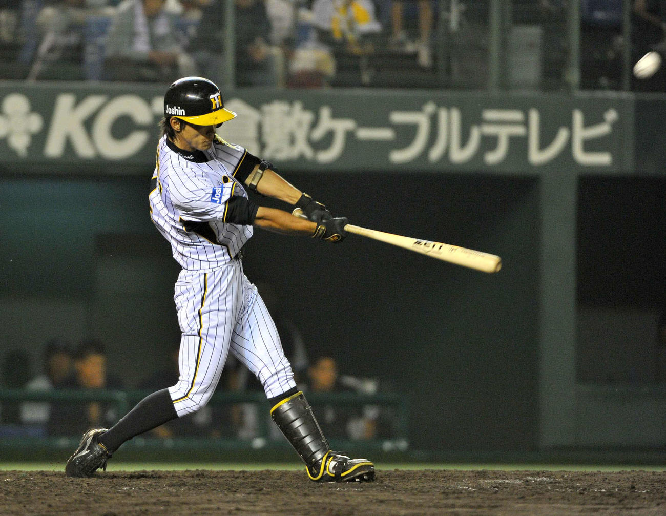 11年7月1日、横浜戦でプロ初本塁打を放った阪神上本