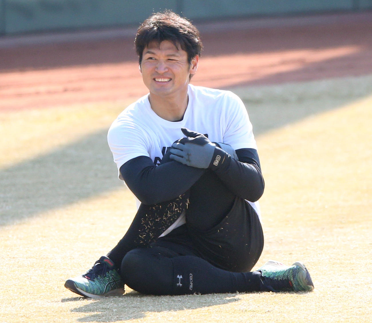 リラックスした表情で練習を行う中田（代表撮影）