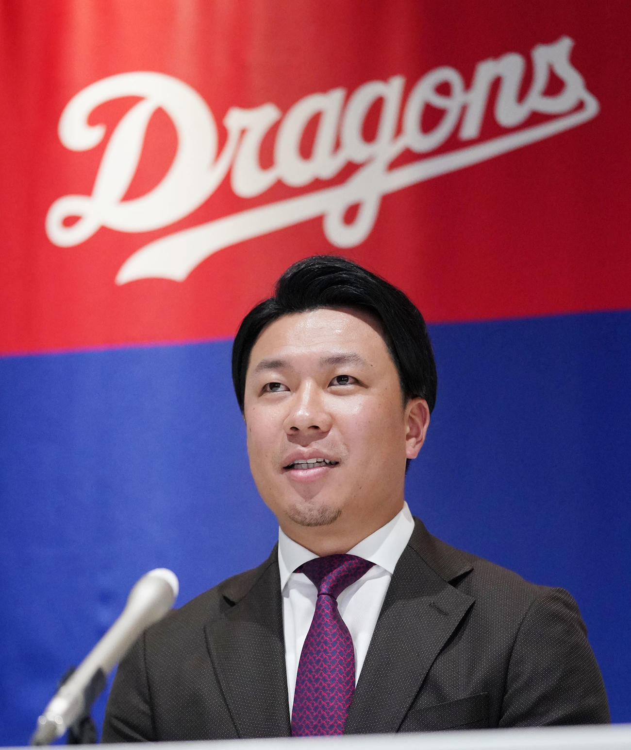 中日球団大トリで交渉を終え会見する大野雄大（撮影・森本幸一）