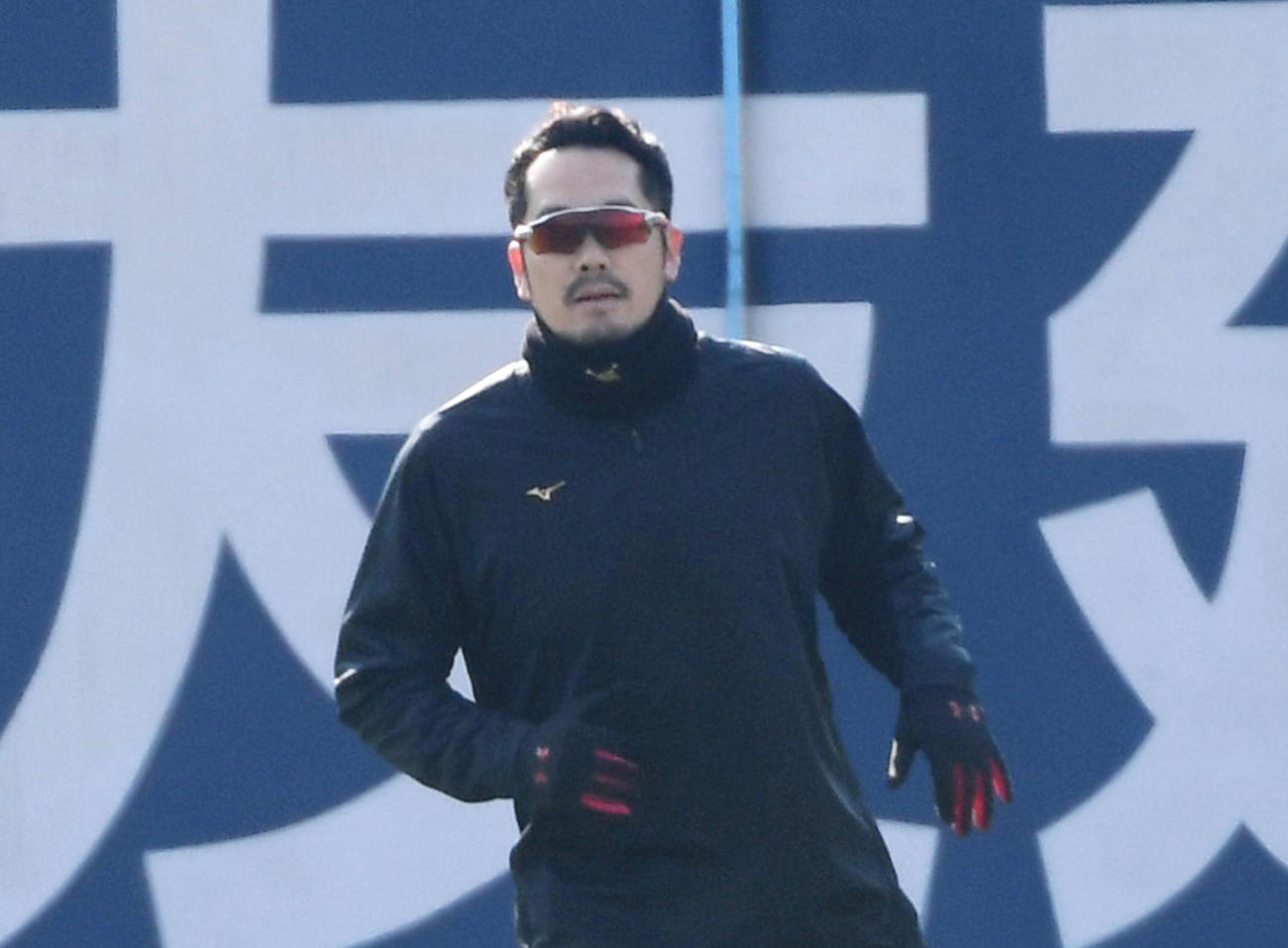自主トレを行うオリックスT－岡田（撮影・前岡正明）
