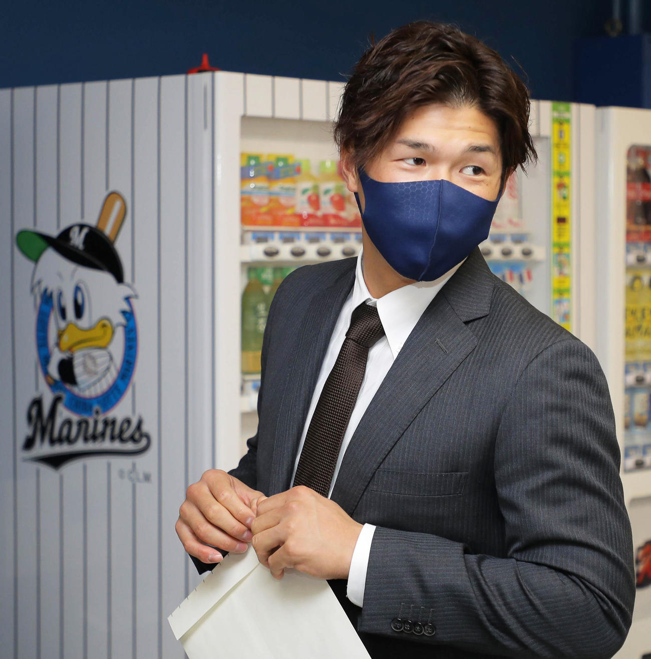 ダウンで更改も、来季のキャプテンに指名されたロッテ中村奨（代表撮影）