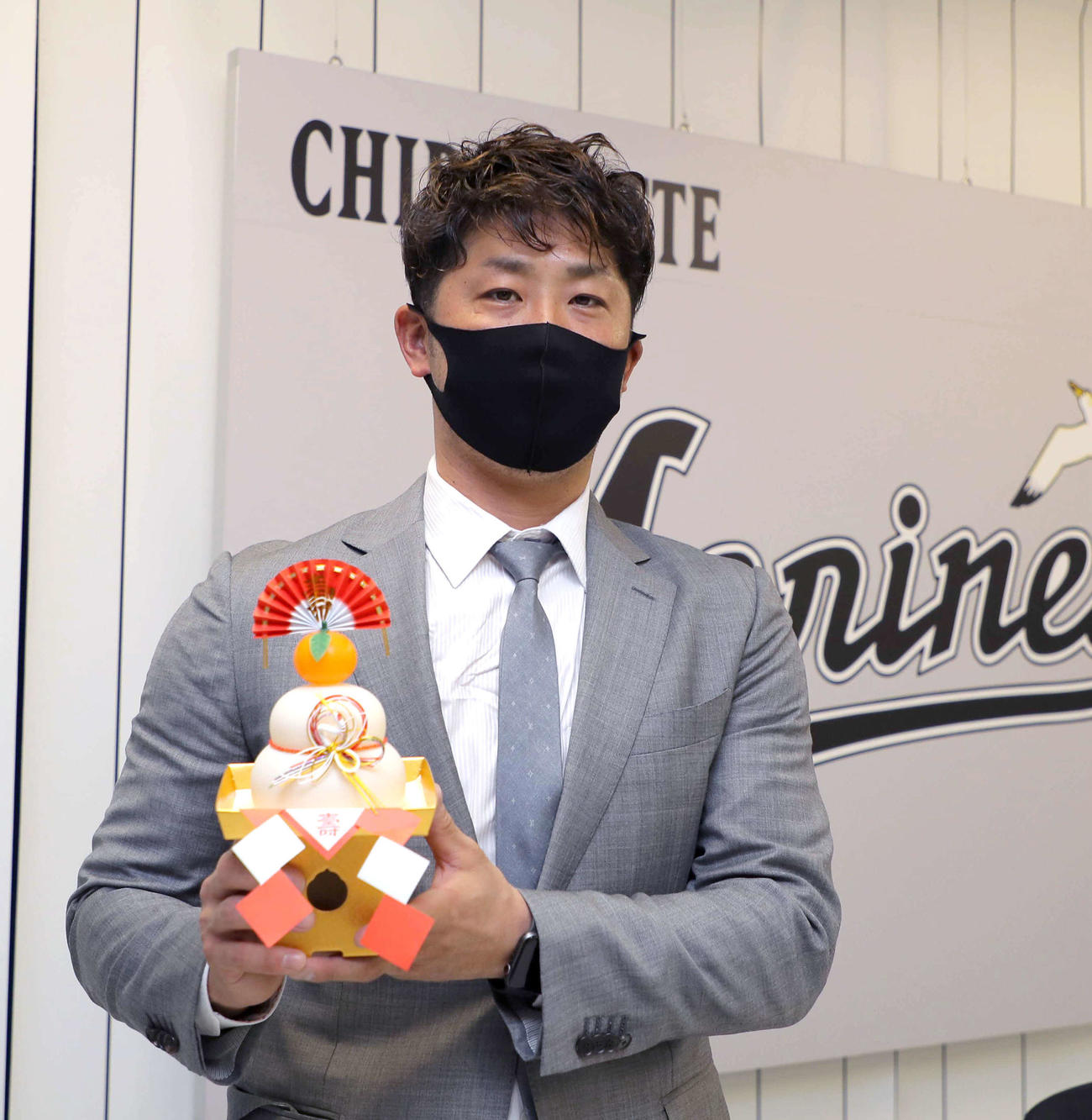 契約更改後に会見したロッテ清田（代表撮影）