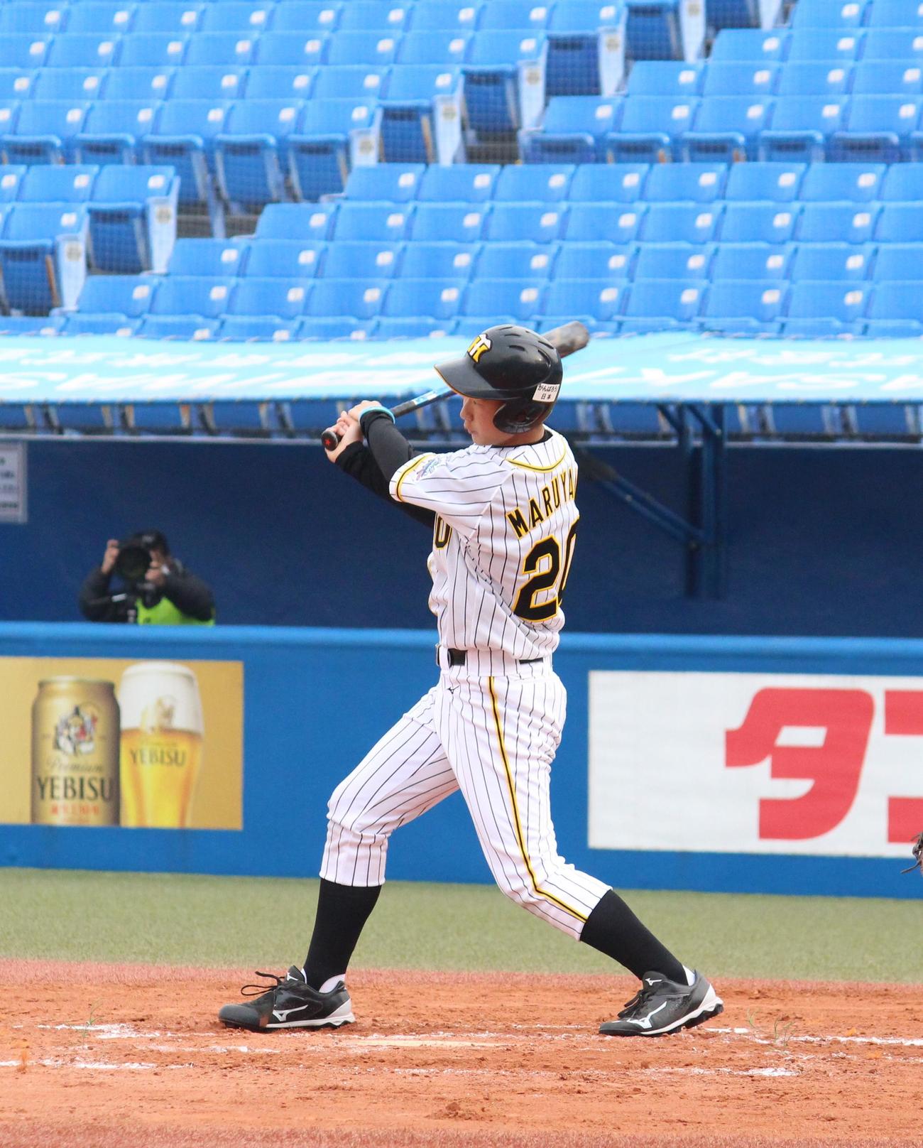 2回、適時打を放つ阪神ジュニア丸山