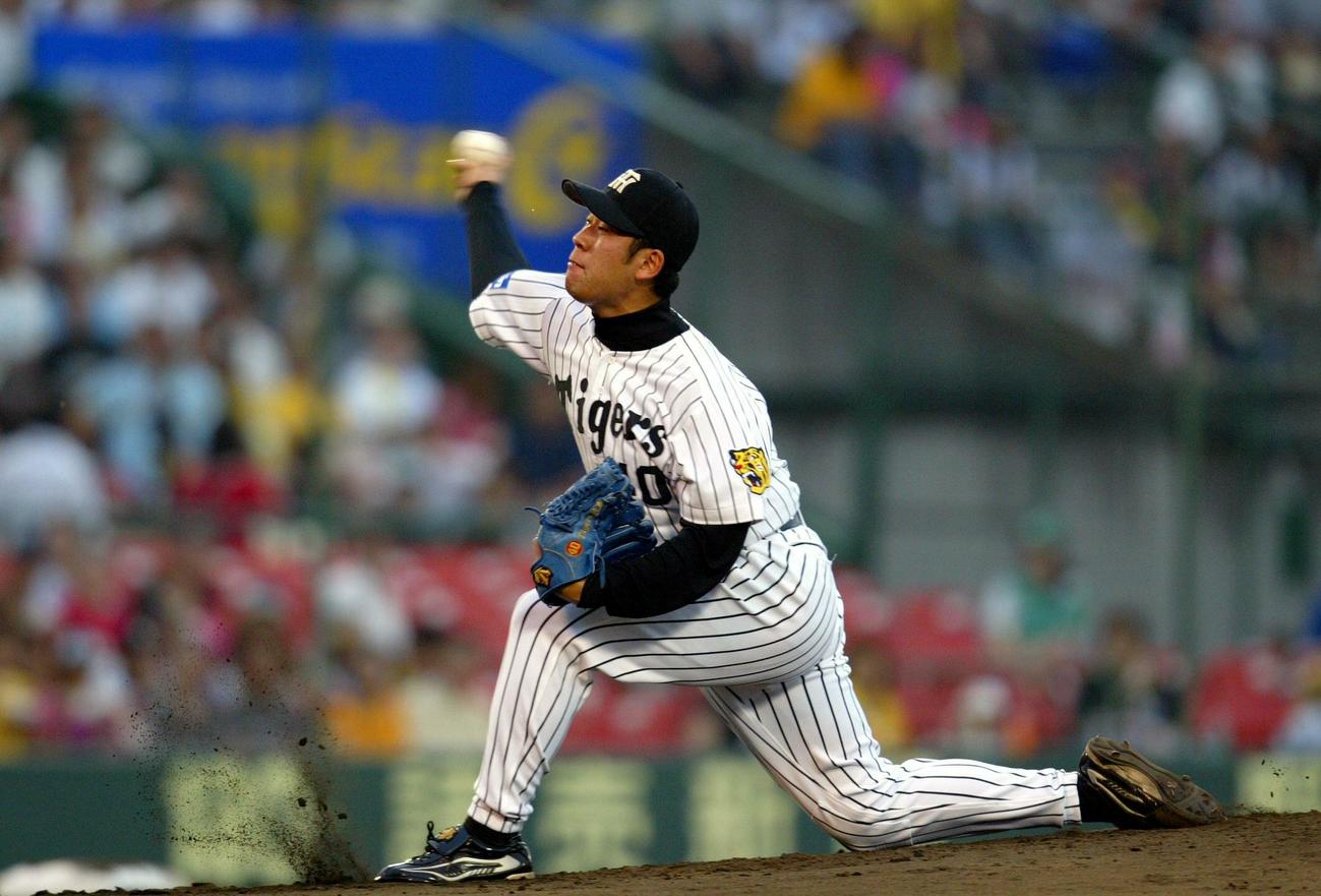 04年6月24日、広島戦の1回表1死、先発の藪が負傷し緊急登板した桟原は、好投を見せて初勝利を挙げる